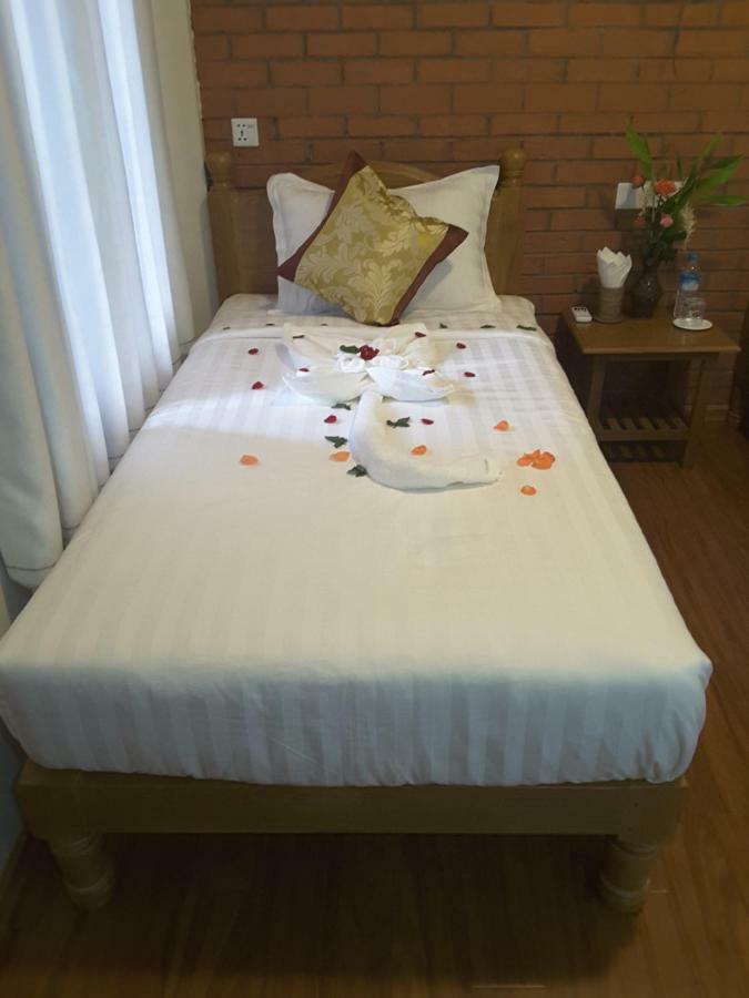 A Little Bit Of Bagan Hotel ภายนอก รูปภาพ